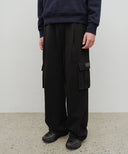 CLASSIC LOGO ONE TUCK CARGO SWEAT PANTS IN BLACK image 7