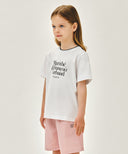 KIDS NECK POINT LETTERING TEE IN WHITE image 2