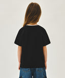 KIDS NECK POINT LETTERING TEE IN BLACK image 3