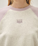 W BLOCK CLASSIC LOGO RAGLAN CROP SWEATSHIRT IN LIGHT PURPLE image 4