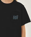KIDS DOODLE CLASSIC LOGO POCKET POINT TEE IN BLACK image 4