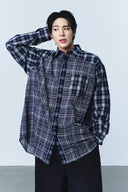 MIXED CHECK OVER FIT SHIRT IN NAVY image 12