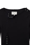SNAP DETAIL SLIM TOP IN BLACK image 15