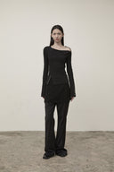 SNAP DETAIL SLIM TOP IN BLACK image 9