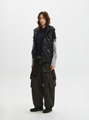 MIX QUILTED LIGHT DOWN VEST IN BLACK