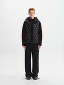 MIX QUILTED LIGHT DOWN VEST IN BLACK