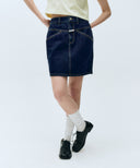 W STRAIGHT DENIM MINI SKIRT IN DARK BLUE