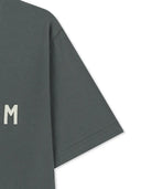 APPLIQUE FELT LOGO TOP IN CHARCOAL GREY